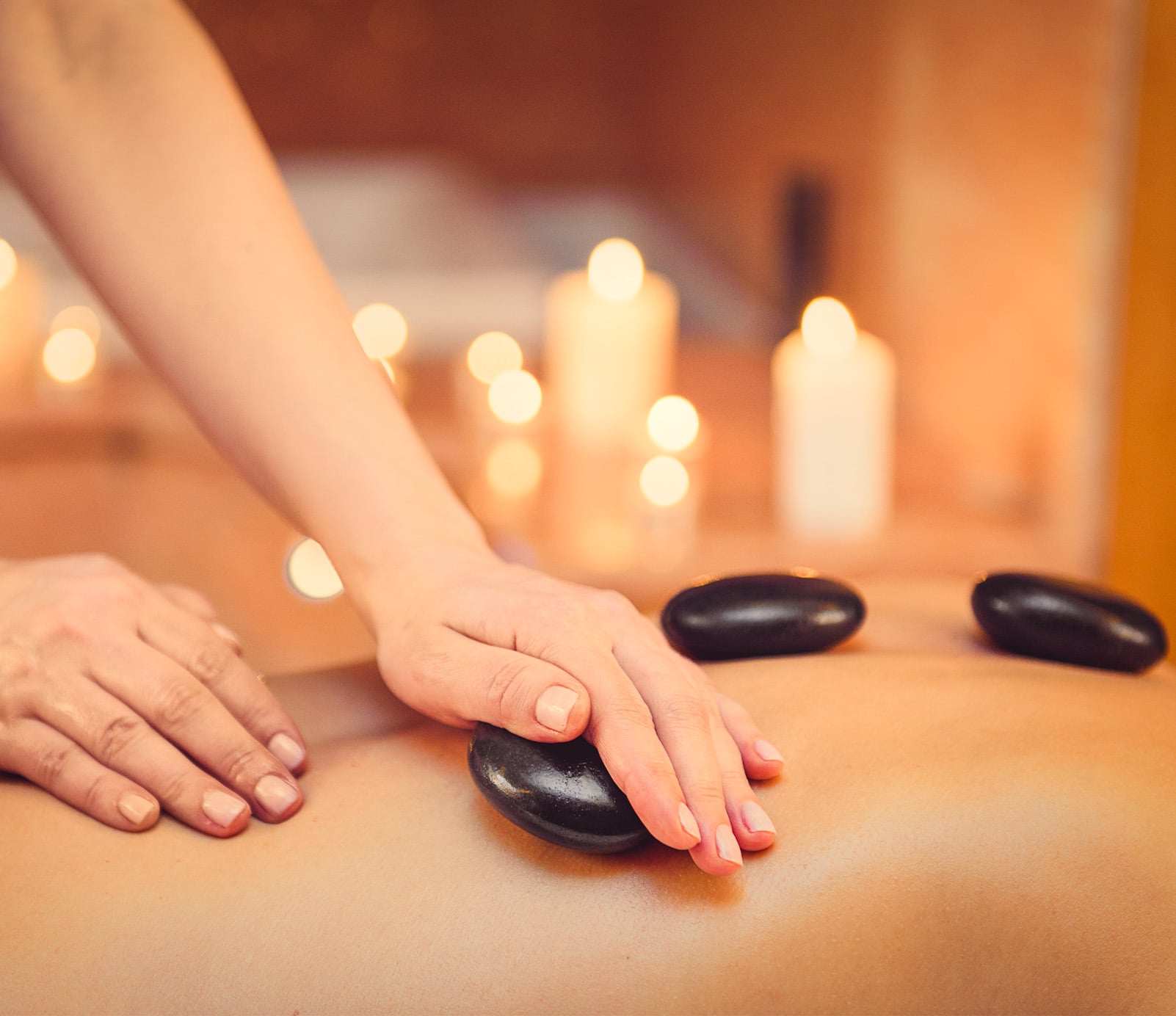 Massage pierre chaudes : soin du corps | découvrez le prix de cette technique à Paris | BCBG
